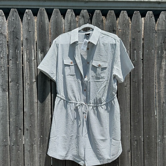 Torrid Green Casual Button Down Romper Relaxed Fit - Picture 1 of 4